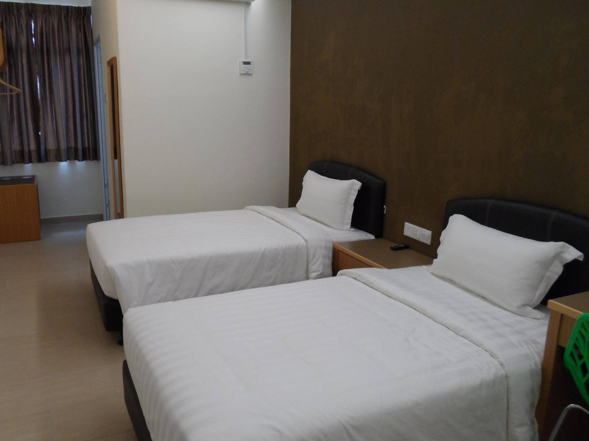 Hotel Grand Court Inn - Sungai Besar Extérieur photo